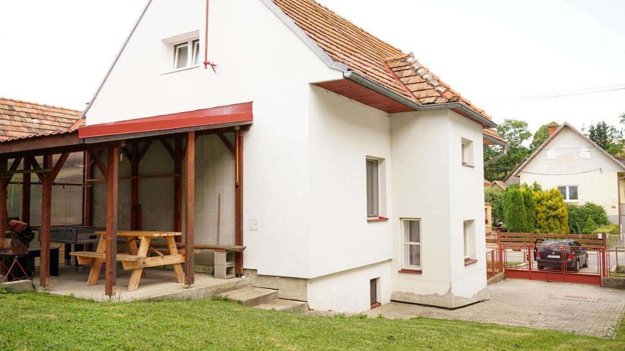 Holiday House Maria Zavazna Poruba Екстер'єр фото